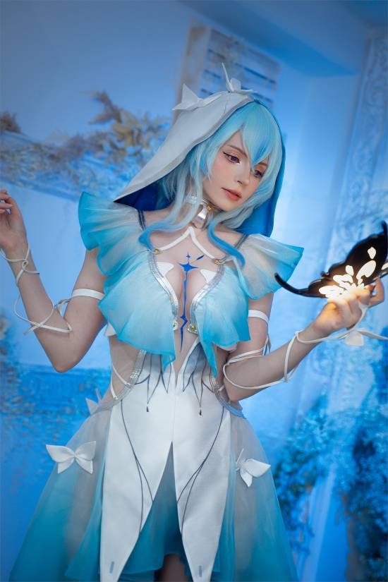 礙事梨體?！而Q潮》COS：潔白無(wú)瑕