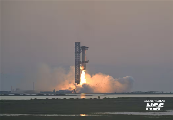 首次“筷子”夾大火箭！SpaceX星艦一級回收成功：全程完美