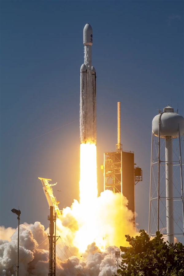 6噸！SpaceX重型獵鷹發(fā)射大行星探測器：木衛(wèi)二上找生命