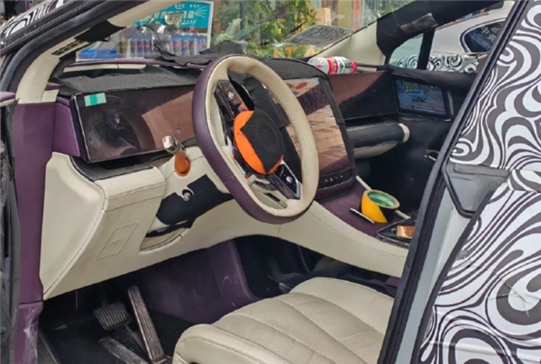 比亞迪首款百萬級轎車仰望U7內飾曝光！延續(xù)U8設計 配備5塊大屏