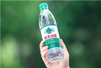 員工稱胖東來(lái)不賣農(nóng)夫山泉綠瓶水 鐘睒睒：長(zhǎng)期喝一定有問(wèn)題
