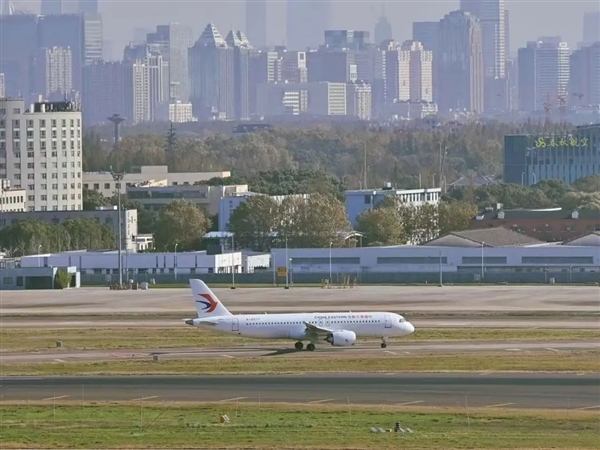 東航第9架C919今日首航重慶：國產(chǎn)大飛機首次實現(xiàn)客艙局域網(wǎng)服務