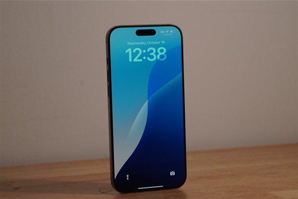 調(diào)查發(fā)現(xiàn)多數(shù)iPhone用戶認為Apple Intelligence幾乎沒什么價值