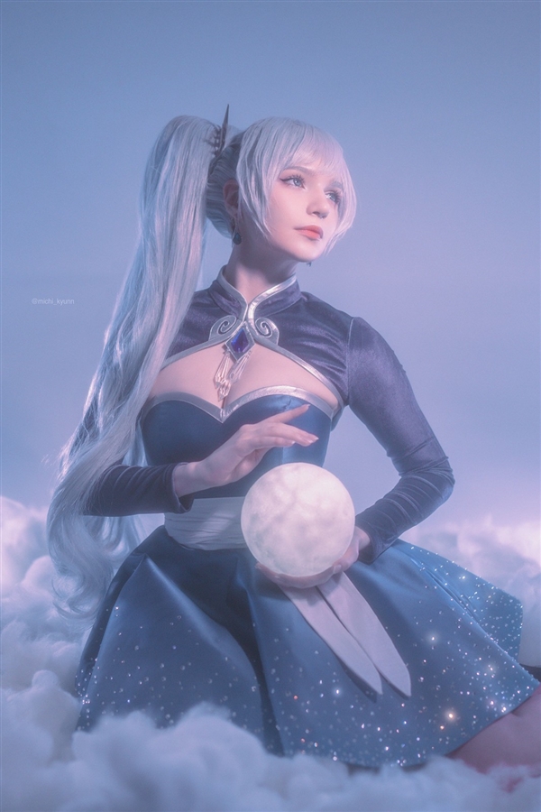 俄羅斯美女COS《巫師3》希里圖賞：熱辣非凡