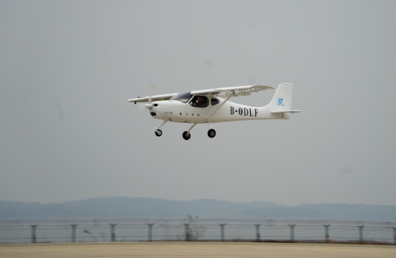 “領(lǐng)雁”上新！AG50輕型運動飛機(jī)改進(jìn)型獲TC證