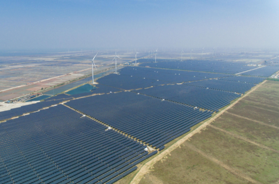我國大灘涂光儲電站投產(chǎn)：共鋪設(shè)200萬塊光伏板