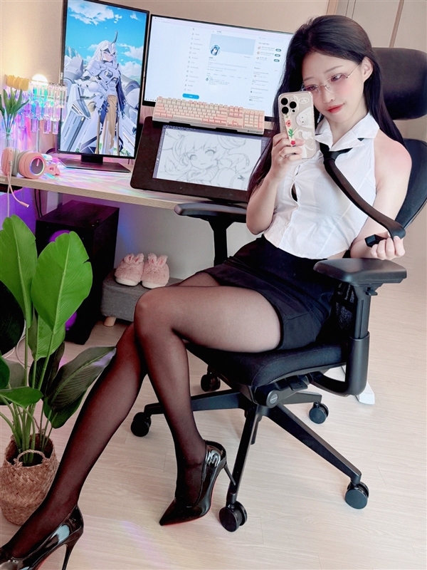 PS5 Pro堆成山！《劍星》開發(fā)商美女員工曬公司年終獎(jiǎng)