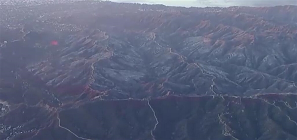 洛杉磯森林被山火燒毀后一片黑暗：過火面積約96平方公里