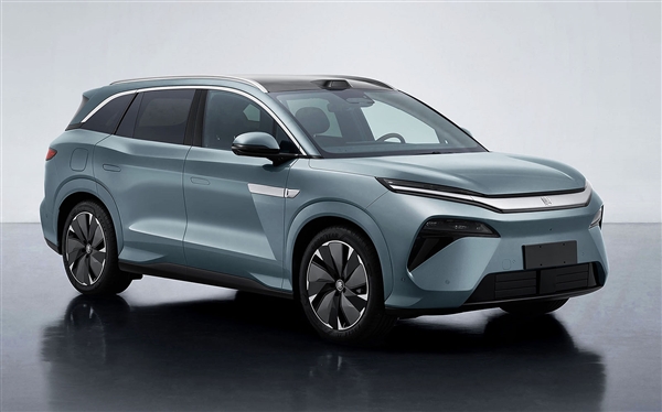 搭載全球強(qiáng)電機(jī) 比亞迪唐L DM實(shí)車曝光：自帶車頂無(wú)人機(jī)艙