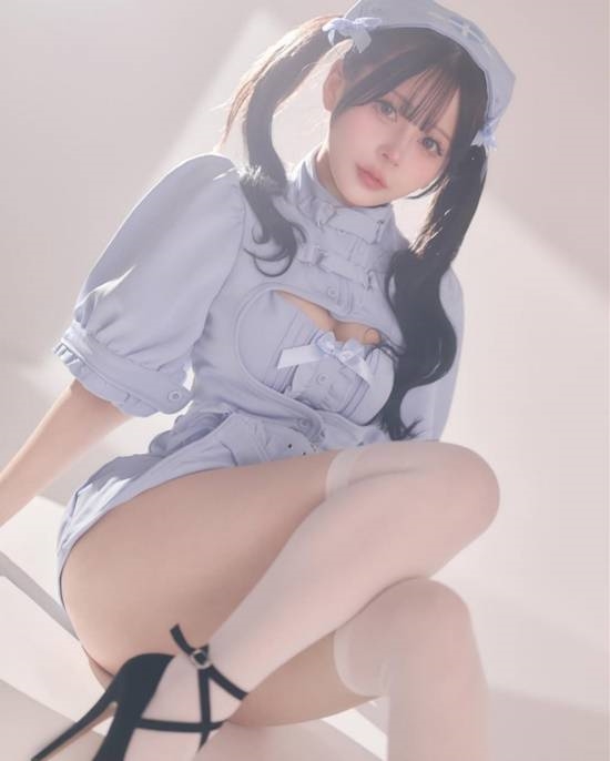 櫻花妹COS《絕區(qū)零》簡杜：身材服裝完美還原