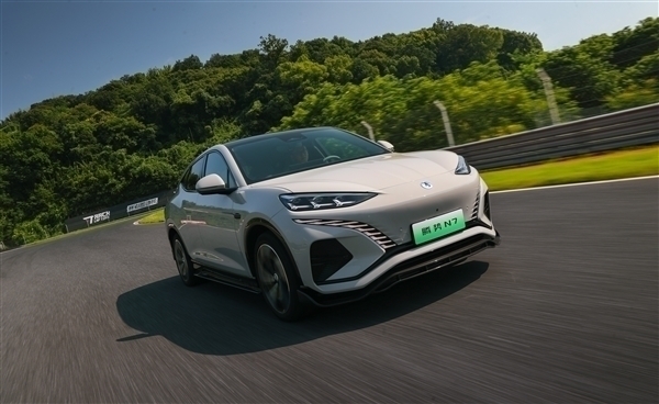 比亞迪騰勢(shì)N7迎來OTA升級(jí)：新增城市領(lǐng)航與車道輔助功能