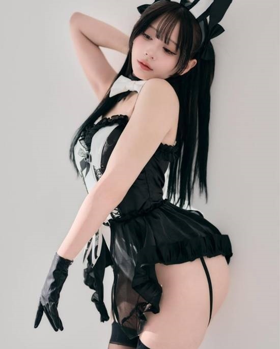 櫻花妹COS《絕區(qū)零》簡杜：身材服裝完美還原