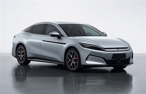 比亞迪580KW超級電機銘牌曝光：轉(zhuǎn)速30500轉(zhuǎn)/分鐘全球第一
