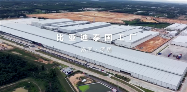 全球大汽車(chē)滾裝船交付比亞迪 1船裝萬(wàn)車(chē) 今年還有4艘等著下水