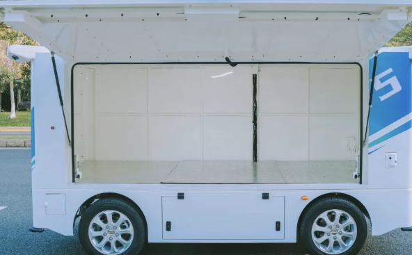 文遠(yuǎn)知行發(fā)布無人物流車Robovan W5：L4級(jí)無人駕駛、續(xù)航達(dá)220km