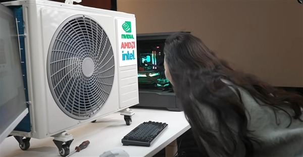 美女博主爆改家用空調(diào)外機(jī)給電腦降溫：散熱無敵了 RTX 5090絕配！