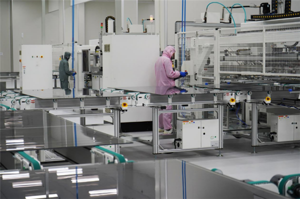 全球首條GW級鈣鈦礦組件量產線投產：每年可產出約180萬片光伏組件
