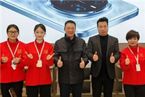 榮耀新任CEO李健首次公開亮相：西安探店 送新年紅包
