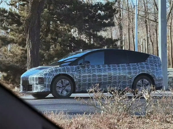 問(wèn)界M8領(lǐng)銜！盤點(diǎn)2025值得關(guān)注的10款新車：SUV車型成為主流