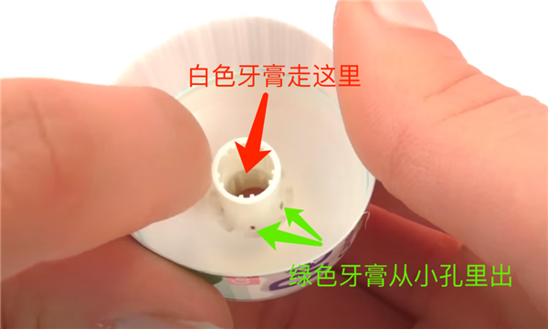 真的想問(wèn)：彩條牙膏擠出的顏色為什么不會(huì)混在一起！