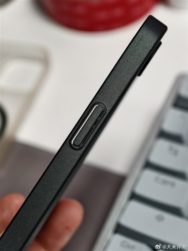 今年便宜的蘋果手機(jī)！iPhone SE 4保護(hù)殼現(xiàn)身