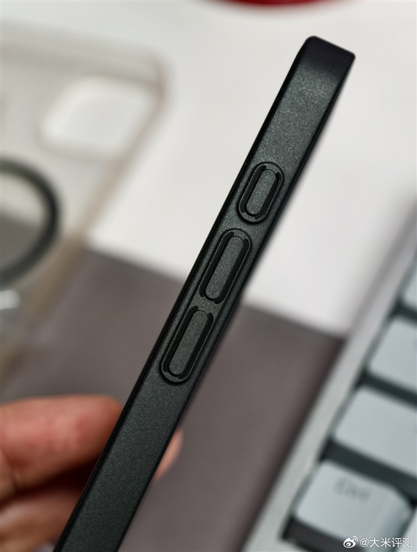 今年便宜的蘋果手機(jī)！iPhone SE 4保護(hù)殼現(xiàn)身
