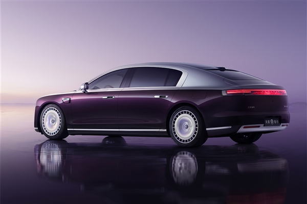 問界M8領(lǐng)銜！盤點(diǎn)2025值得關(guān)注的10款新車：SUV車型成為主流