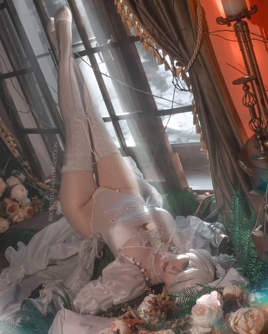 俄妹COS《博德之門(mén)3》禮服影心：絕美氛圍