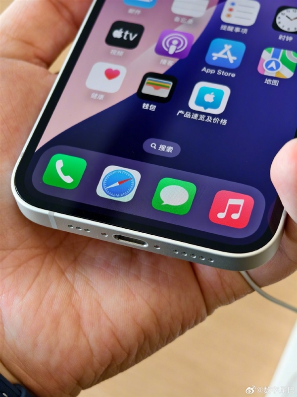 4499元開賣！iPhone 16e黑、白兩色真機(jī)圖一覽：黑邊寬到窒息