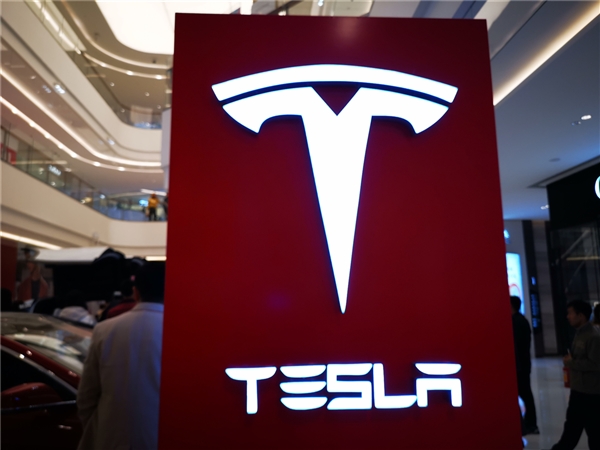 2024全球新能源銷量榜：特斯拉、比亞迪分別奪得純電與插混冠軍