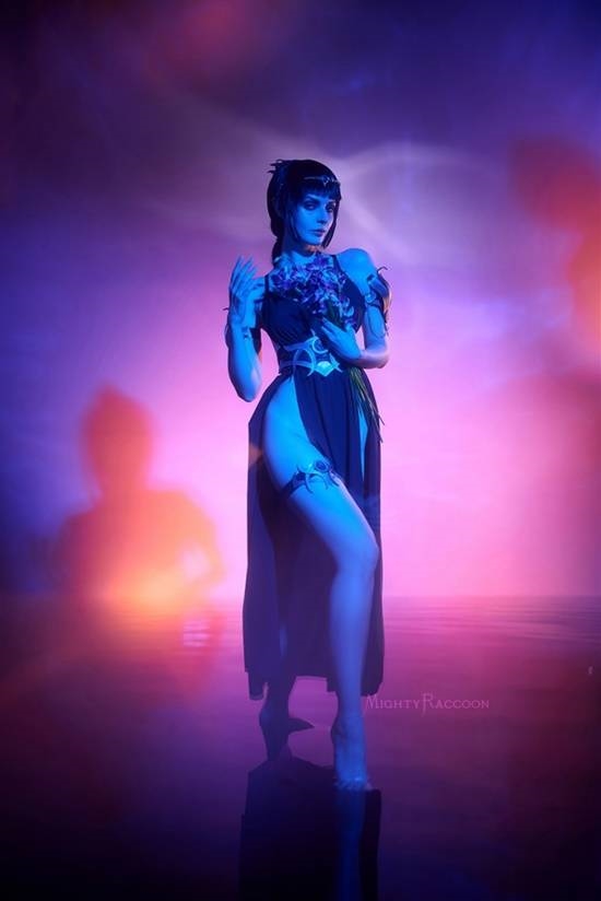 俄妹COS《博德之門(mén)3》禮服影心：絕美氛圍