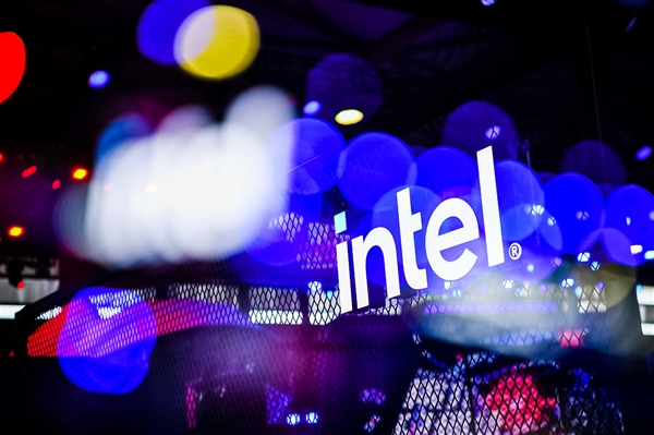 Intel前CEO痛批公司董事會(huì)！建議重新聘請(qǐng)基辛格