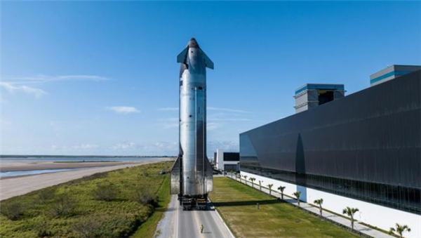 SpaceX星艦S34運(yùn)抵發(fā)射場 第八次飛行測試明日開啟