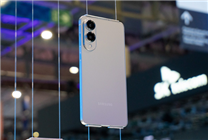 三星Galaxy S25 Edge亮相MWC：只能看 禁止上手