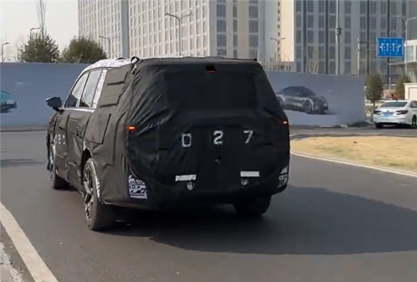 小孩哥喊話雷軍出一款全家出行的車(chē)：已在測(cè)試 預(yù)計(jì)明年發(fā)