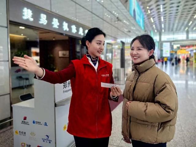 鄭州機場“學雷鋒日”志愿服務：傳遞溫暖與力量，第62個“學雷鋒紀念日”：鄭州機場在行動