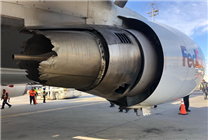 美國波音767飛機撞鳥后空中噴火：發(fā)動機已徹底報廢
