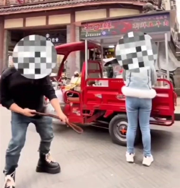 為博流量無(wú)下限！四川3名網(wǎng)紅街頭拍低俗視頻被行政處罰