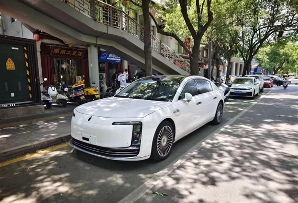 能與勞斯萊斯比高低！尊界S800純白實車曝光：本周上市