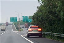 蔚來演示行業(yè)首個量產(chǎn)“緊急自主靠邊停車“：高管疑內(nèi)涵余承東