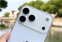 蘋(píng)果iPhone 17 Pro Max機(jī)模上手：厚度增加 電池加大
